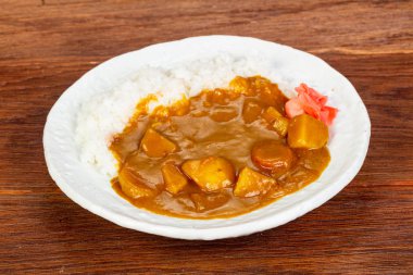 Vegan curry ile sebze ve pirinç