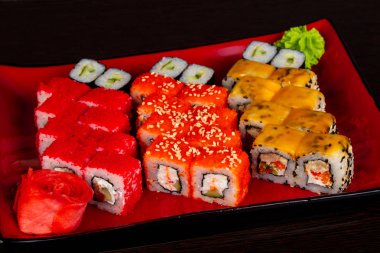 Japon geleneksel rulo ve suşi ayarla