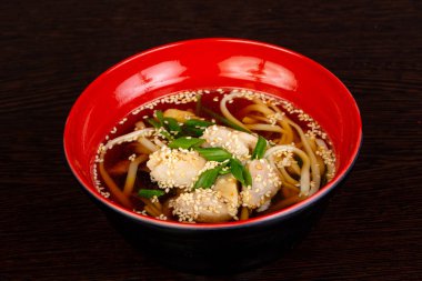 Miso çorbası ile somon ve susam