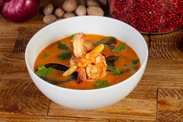 Lahodná Tom Yum Polévka Bylinkami — Stock fotografie