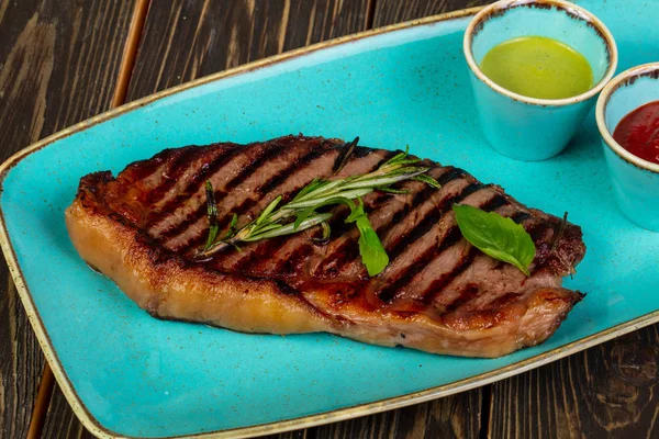Rosemary ile ızgara biftek striploin