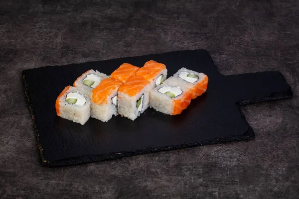 Japanische Traditionelle Rolle Mit Lachs — Stockfoto