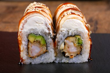 Tradittional Japonya yılan balığı rulo