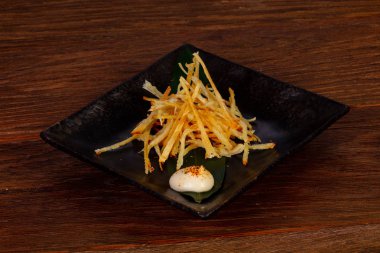 Fried stingray cips sosu ile