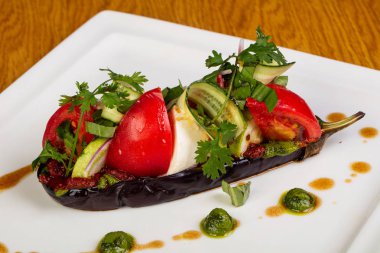 Patlıcan mozzarella ve Salantro ile