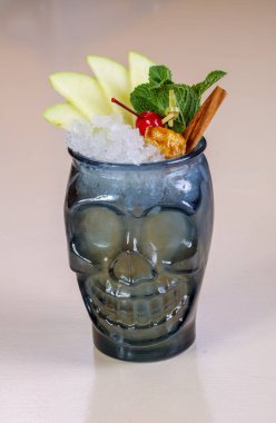 Mojito elma ve tarçın ile