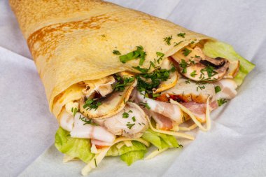 Tavuk jambon, gözleme ve mantar