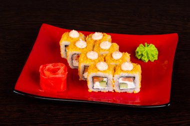 Japon geleneksel rulo somon ile