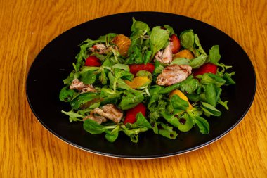 Bıldırcın ve domates salatası