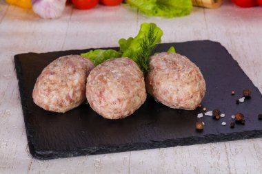 Çiğ Domuz pirzola - kıyılmış et