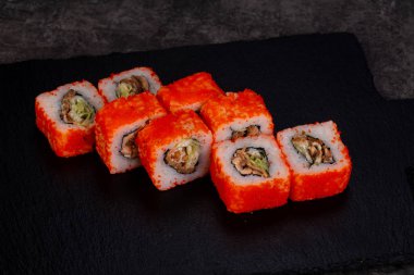 Yılan balığı ile Japon geleneksel rulo