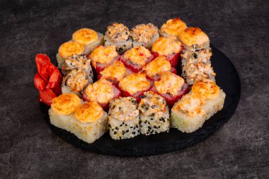 Japon Suşi ile çeşitli madde ayarla