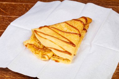 Karamel ve apple ile gözleme