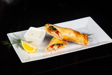 Pasta balık ve sebze ile