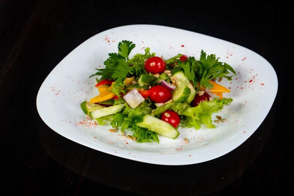 Salada Legumes Com Ervas Tomate — Fotografia de Stock