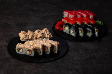 Japon Suşi ile çeşitli madde ayarla