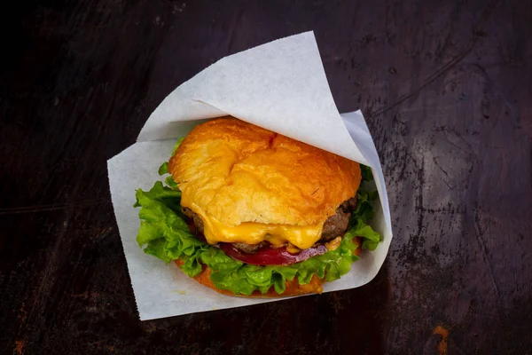 Burger pirzola ve peynir