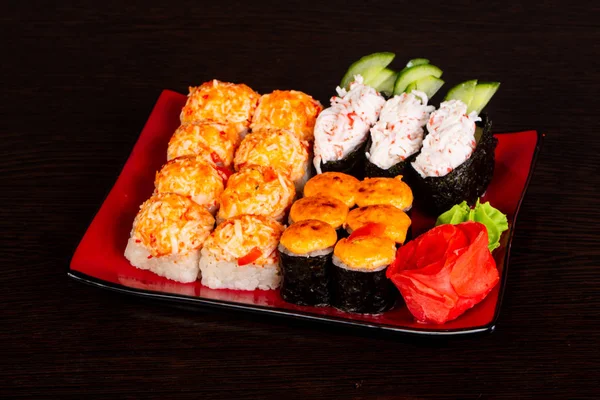 Japon geleneksel rulo ve suşi ayarla