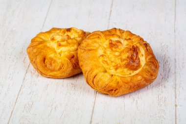 Tatlı tastu topuz reçel ile