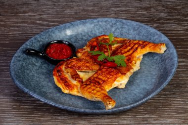 Lezzetli tütün tavuk biber ile