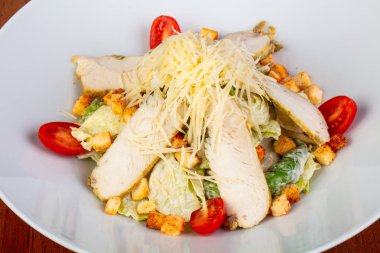 Lezzetli ceasar Salata tavuk
