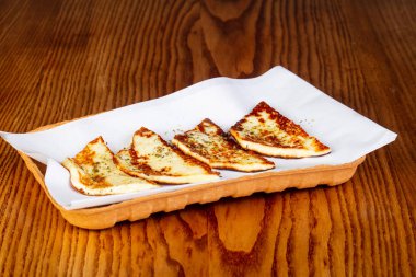 Baharat ile Izgara Hellim peyniri