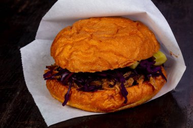 Burger çekti domuz eti ve lahana