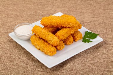 Kızarmış peynir sos ile sopa