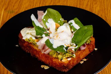 Jambon ve Peynirli börek