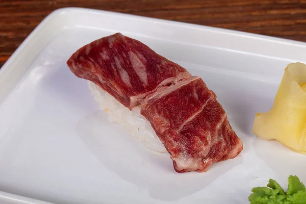 Japanse Koude Sushi Met Rundvlees — Stockfoto