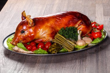 Izgara genç domuz - domuz eti