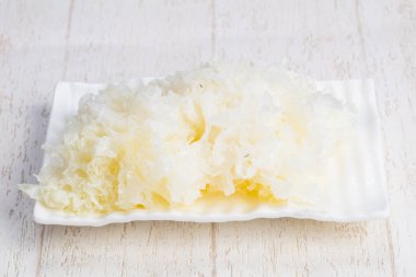 Lezzetli tatlı beyaz tremella çanak