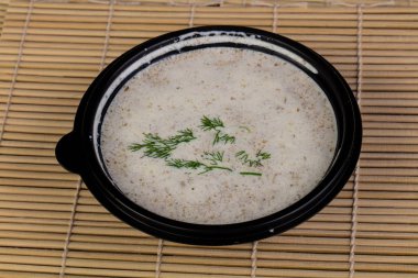 Petrol ile iştah açıcı krem çorbası