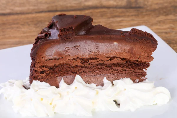 Pastel Chocolate Con Crema Cereza — Foto de Stock