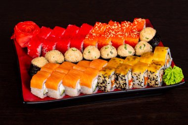 Japon geleneksel rulo ve suşi ayarla