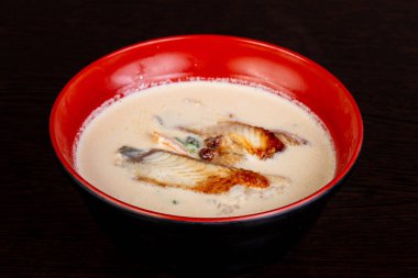 Yılan balığı çorbası Japon krem