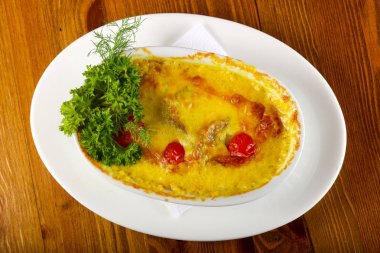 Cocotte kalamar ve peynir ile