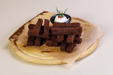 Siyah sarımsak ekmek snack