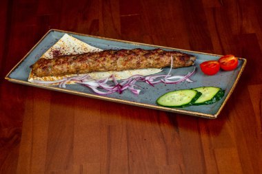 Kuzu eti beyaz ekmek kebabı