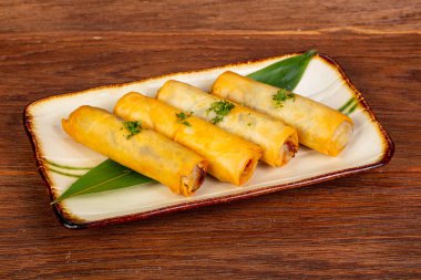 Deniz ürünleri ile Asya böreği