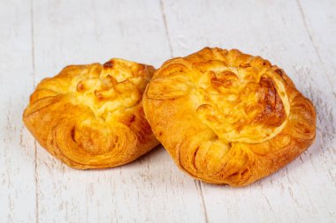 Tatlı tastu topuz reçel ile