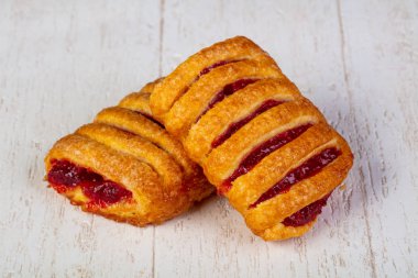 Tatlı tastu topuz reçel ile