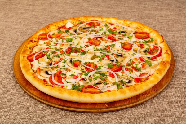 Pizza Com Cogumelos Queijo Frango — Fotografia de Stock