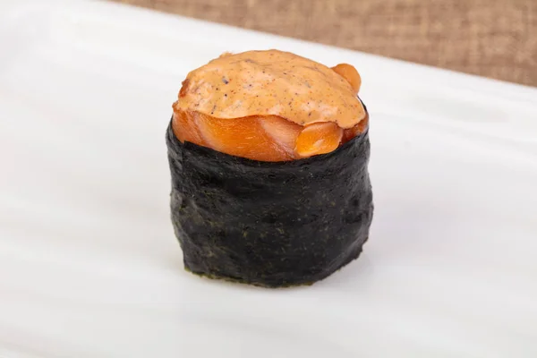 Sushi Picante Gunkan Com Molho — Fotografia de Stock