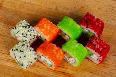 Suşi Japonya ve küme rulo