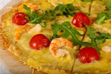 Karides pizza ruccola ile