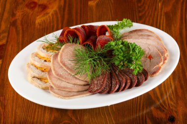 Et tabağı - dil, sığır eti, tavuk