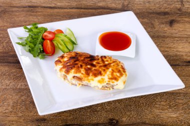 Peynir ve mayonaisse ile tavuk göğsü