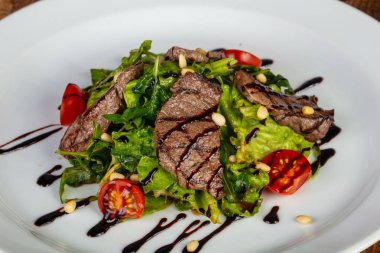 Lezzetli bahis salata sebzeli