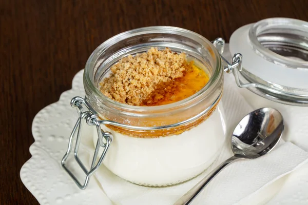 Georgian Yogurt Matsoni Honey Nuts — Stock Photo, Image